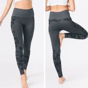 NWOT Zyia Stretch Yoga Pants